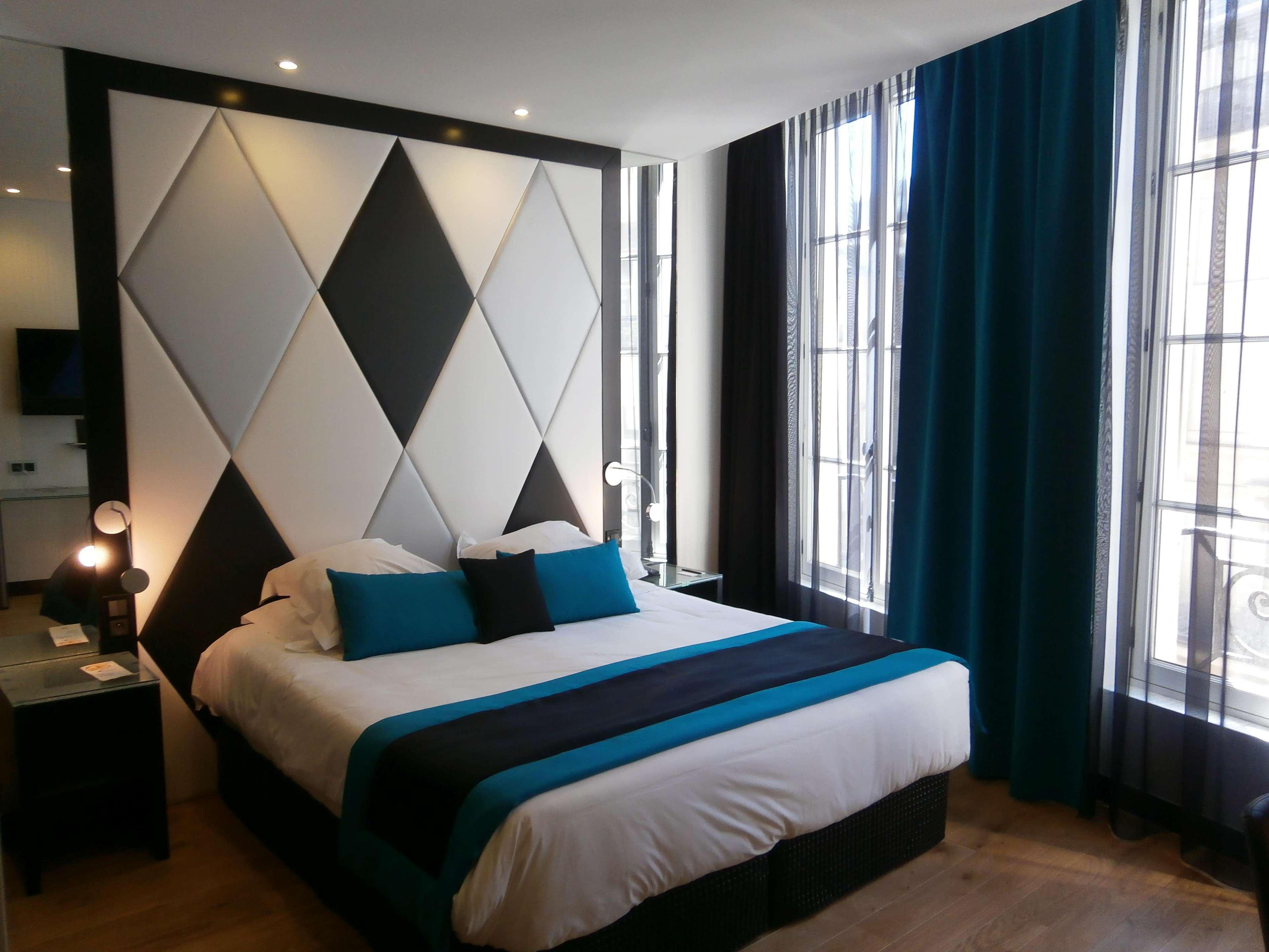 L'empire - Louvre 4* París