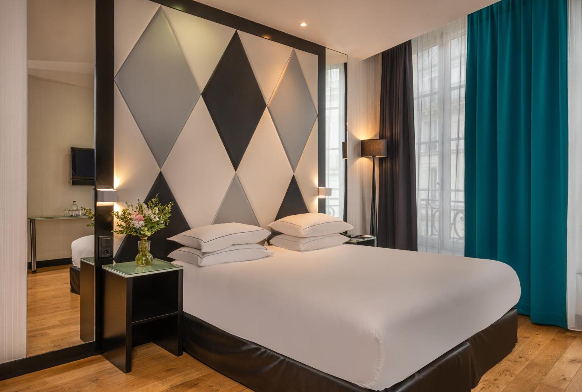 L'empire - Louvre 4* París