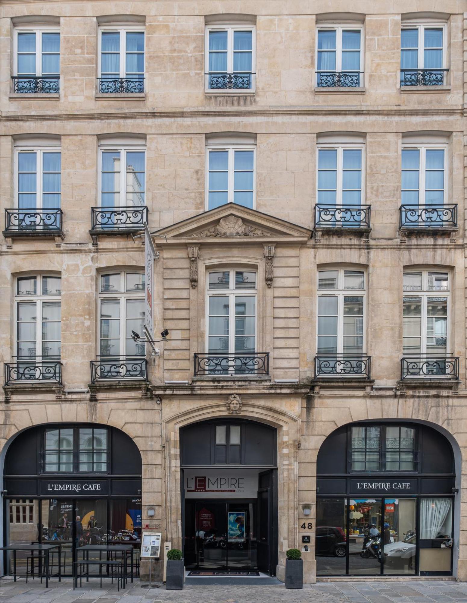 L'empire - Louvre 4* París